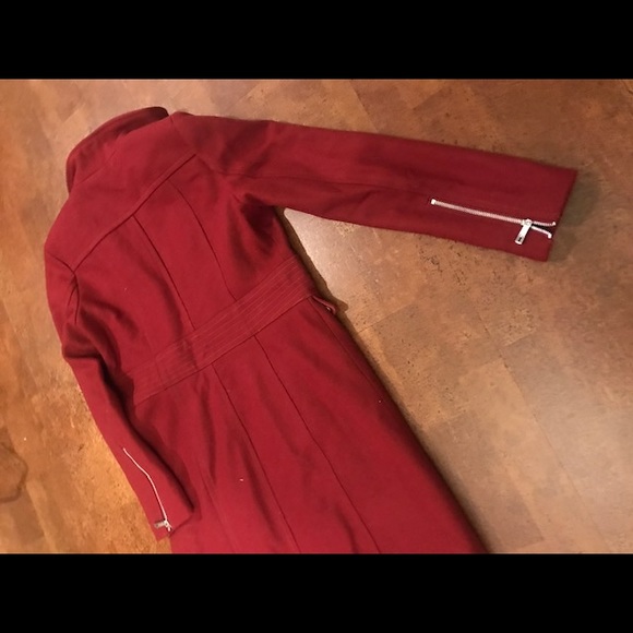 Kenneth Cole coat! Mid thigh, lined, red wool coat. Great condition ! - Picture 6 of 8